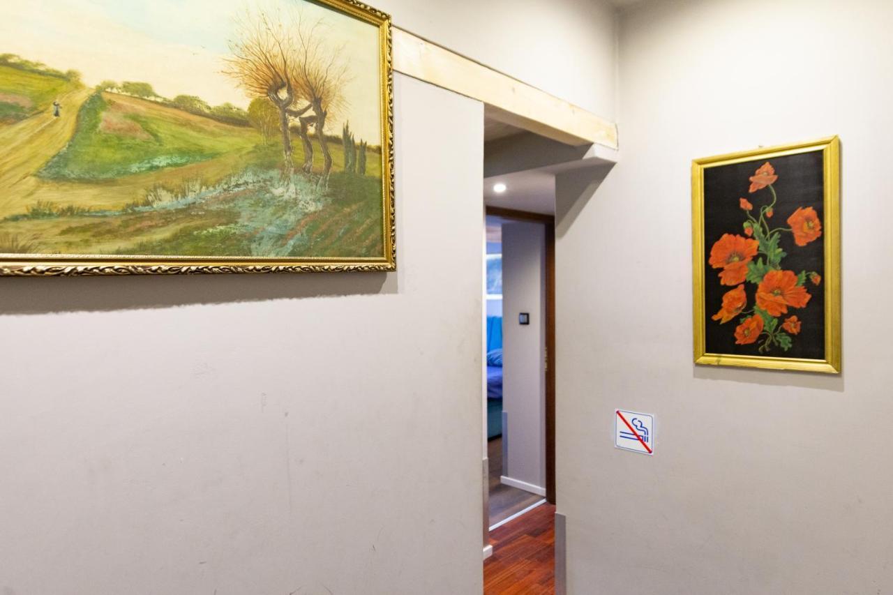 Lilly Apartment Main Train Station Old Town By The Castle Suites 크라쿠프 외부 사진